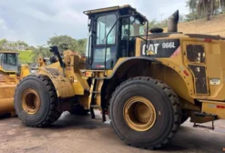 Pá Carregadeira Caterpillar 966L Ano 2019 - Único Dono, 12.900h