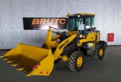 Pá Carregadeira Bruto Brasil BRT15 - 1.500kg, Motor 73HP, Nova em BH