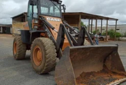 Pá Carregadeira Case W20E 2014 – Revisada, Cabine Fechada com Ar Condicionado