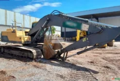Escavadeira Volvo EC220DL Ano 2017 com 13.000h - Cuiabá/MT