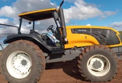 Trator Valtra BM 115 com Guincho – 484 Horas – Estado de Novo