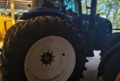 Trator New Holland T7.245 2015 4x4 com Piloto Automático - 2200h