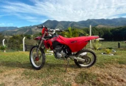 Honda CRF 230F 2015 - Moto de Trilha Usada em Ótimo Estado