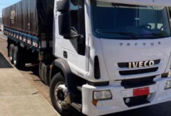 Caminhão Iveco Tector 240E25 6x2 Cabine Leito – 310.000 km – Coromandel/MG