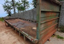 Carroceria de Ferro Reforçada 8 × 4 m – Capacidade para 10 Toneladas