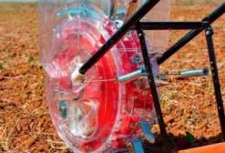 Plantadeira Adubadora de Empurrar 4 em 1 LiveFARM LF1100 - Brasília/DF