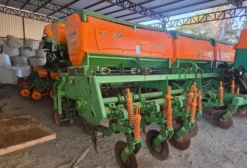 Plantadeira Stara Victoria Top 13 Linhas 2014 com Topper 4500 e Micron Simbiose