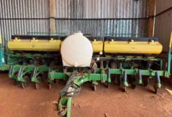 Plantadeira John Deere CCS2113 11 Linhas - Usado em Turvânia/GO