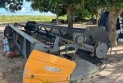 Plataforma de Soja Hi Flex 25 Pés para Valtra BC 6500 - Usada