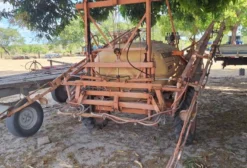 Pulverizador de Arrasto Jacto Columbia – Usado 1 Safra em Alto Longá (PI)
