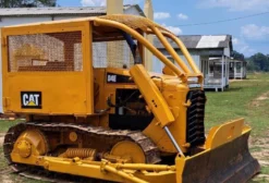 Trator de Esteira Caterpillar D4E Usado em Excelente Estado