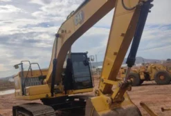 Duas Escavadeiras Caterpillar 320 – Ano 2020 e 2021 – Ótima Oportunidade em Barreiras/BA
