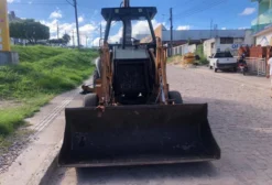 Retroescavadeira Case 580 L Revisada – Usada em Barra da Estiva/BA