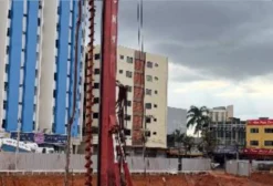 Perfuratriz Hélice Contínua TH18 Italiana - Diâmetros 30 a 80cm - Usada | Brasília/DF