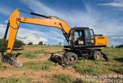 Escavadeira Hidráulica Hyundai 200W7 2011 – Equipada com Pneus