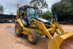 Retroescavadeira Caterpillar 416E 2014 - Motor Novo, Reformada - Brasília/DF