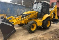 Retroescavadeira New Holland LB95 2014 - Ótima Oportunidade em Vitória/ES