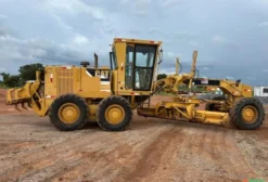 Motoniveladora Caterpillar 140K 2014 – Único Dono – 10.000h – Goiânia/GO