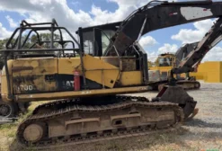 Escavadeira Florestal Caterpillar 320DFM 2012 com Garra Traçadora - 6.100h