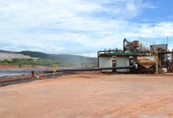 Mineradora de Ouro em Operação - 660.000 oz Au - Nova Lacerda/MT