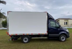 Furgão Carga Seca Super Leve 3,60m x 2,20m x 2,20m em Alumínio