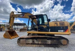 Escavadeira Hidráulica Caterpillar 323DL 2010 – Único Dono, Manutenções em Dia – Planaltina de Goiás/GO