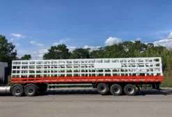 Carreta Semirreboque Gaiola para Transporte de Botijão P13 - Capacidade 1200 Unidades