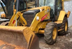 Retroescavadeira Caterpillar 416 4x4 Ano 2021 – Único Dono, Cabine Fechada com Ar Condicionado