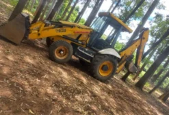 Retroescavadeira JCB 3C 4x2 Ano 2008 Usada em Campo Grande MS