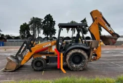 Retroescavadeira Case 580M 2011 4x4 em Curitiba PR