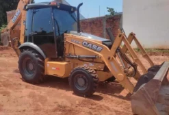 Retroescavadeira Case 580N 4x4 Ano 2014 – 9.000h, Cabine Fechada, Ar Condicionado