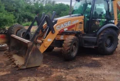 Retroescavadeira Case 2020 – 3.400 Horas, Único Dono