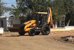 Retroescavadeira JCB 4x4 2011 Traçada Usada em Criciúma/SC