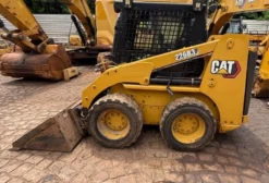 Mini Carregadeira Caterpillar 226B3 2023 3.000h Cabine Fechada