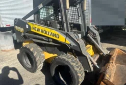 Mini Carregadeira New Holland L170 2010 – Pintura Original, Sistema de Alavancas