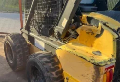 Mini Carregadeira New Holland L218 2014 com Ar Condicionado - 10.790 Horas