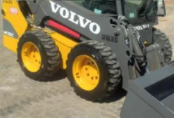 Mini Carregadeira Volvo MC 85c 2018 - 5.400 Horas - Ótimo Estado