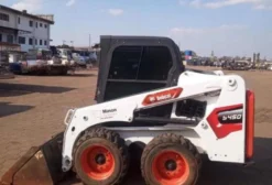 Bobcat S450 Minicarregadeira 2022 – 970 Horas, Ar Condicionado, Campinas/SP