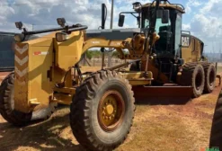 Motoniveladora Caterpillar 140M 2010 – Único Dono, 21.600h, Ripper, NF Origem