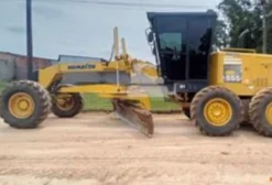Motoniveladora Komatsu GD555 2010 - R$ 330.000 - Atibaia SP