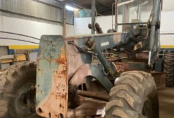 Motoniveladora Komatsu GD523A-1D 1996 | 2360h | Cummins 6BT | R$ 110.000