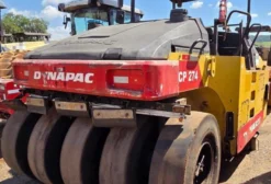 Rolo Compactador Dynapac CP274 2014 – 9 Pneus, Hidrostático, 7.000h, Único Dono