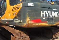 Escavadeira Hyundai Robex 220LC-9 2020 – Único Dono, 7.600 Horas, Cummins 155 HP