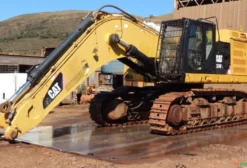 Escavadeira Caterpillar 374FL Ano 2019 – Único Dono, 9.500 Horas, R$ 899.000