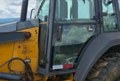 Retroescavadeira John Deere 310L 4x4 Ano 2020 – Único Dono, 3.750h, Cabine Fechada c/ Ar Condicionado