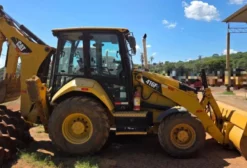 Retroescavadeira Caterpillar 416F2 4x4 2016 – Único Dono, 2 Unidades