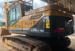 Escavadeira Hyundai R220-9S 2016 - Único Dono - 9.000 Horas