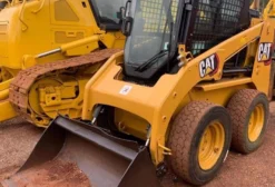 Mini Carregadeira Caterpillar 226B 2015 – Cabine Fechada, 57 HP