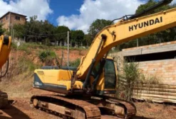 Escavadeira Hyundai 220 LC Ano 2014 – 15.591h – Belo Horizonte/MG