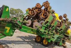 Plantadeira John Deere DB40 23 Linhas ExactEmerge SeedStar 2022